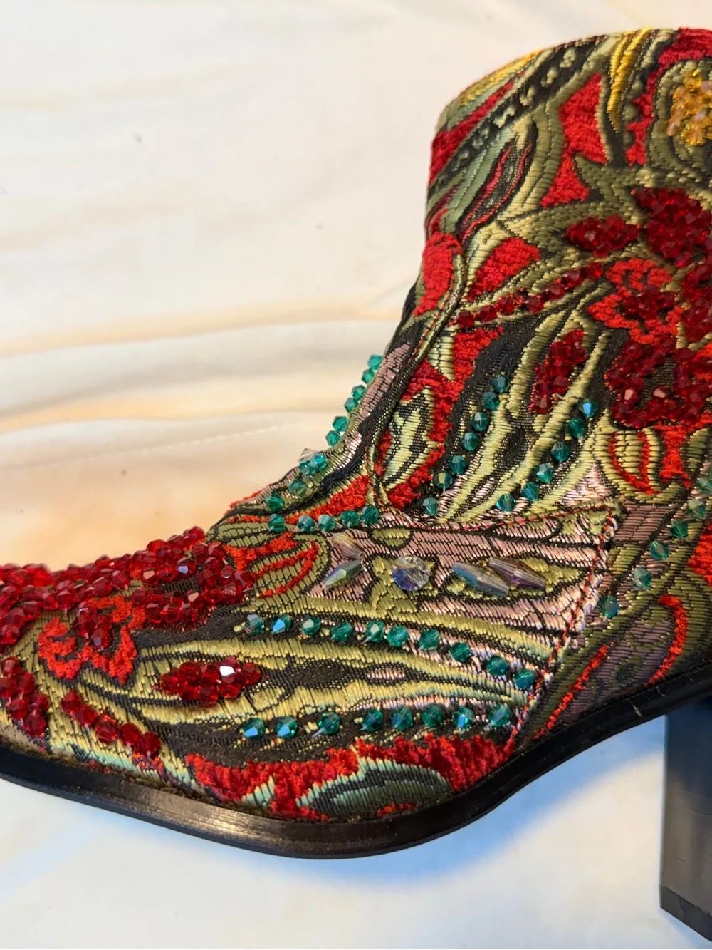 Helen’s Hearts Sequin and rhinestone studded boot R-LB-JK-S809